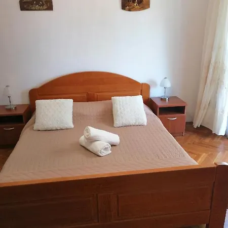 Holiday home Kuca Rose