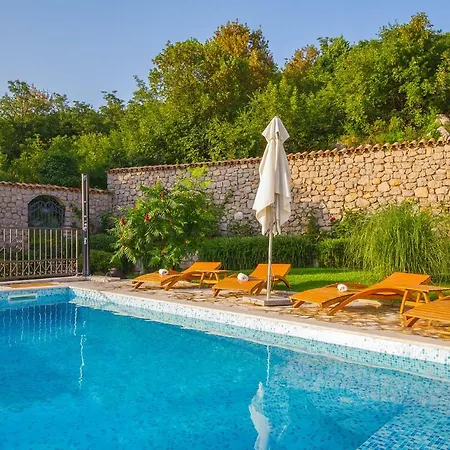 Kuca Rose Holiday home Ledenice