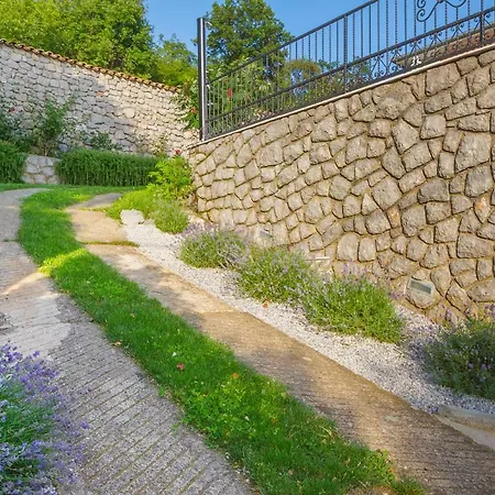 Kuca Rose Holiday home Ledenice