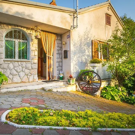 Kuca Rose Holiday home Ledenice